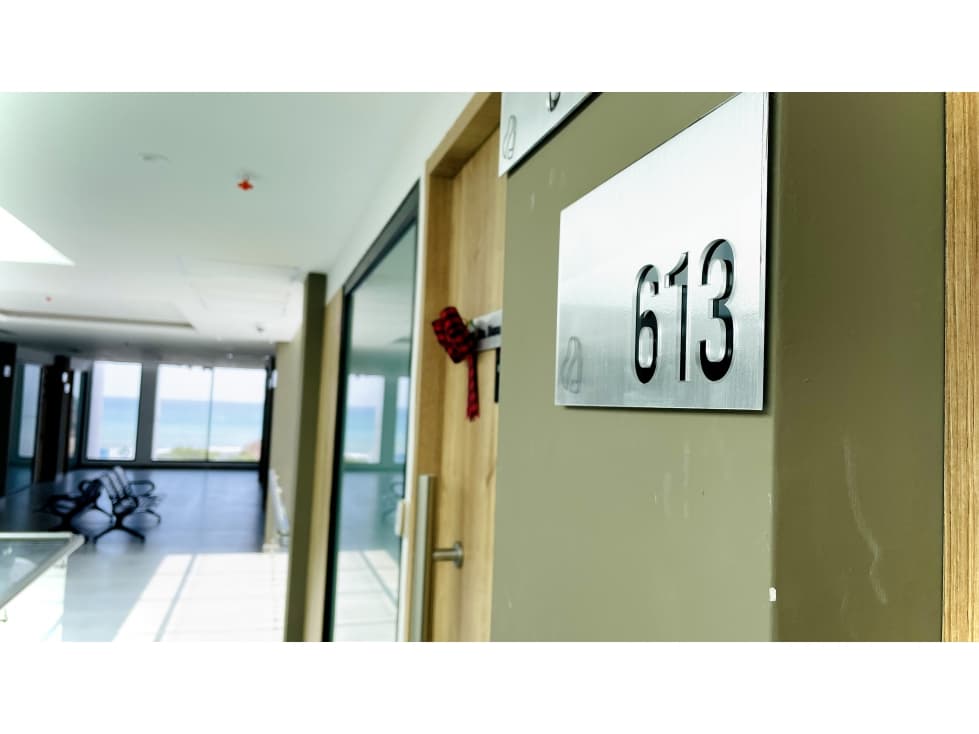 EN VENTA CONSULTORIO MÉDICO EN UMIÑAMED, MANTA — foto 5