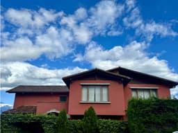 Casa VENTA Cumbayá 5 dormitor más suite Miravalle