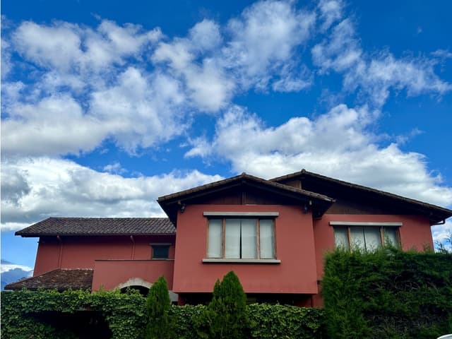 Casa VENTA Cumbayá 5 dormitor más suite Miravalle