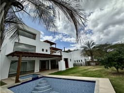Casa VENTA Cumbayá 4 dormit estudio piscina pérgola