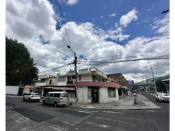 Propiedad VENTA 780m2 en Quito casa para derrocar sector La Carolina