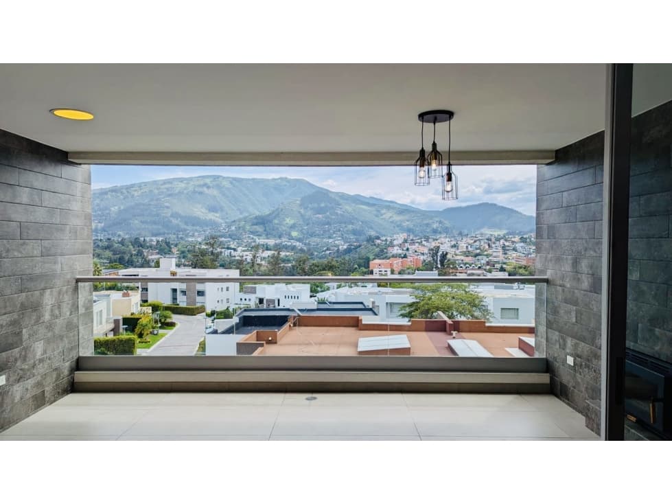 Departamento VENTA 2 dormit más estudio con balcón Cumbayá — foto 1