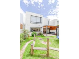 Casa VENTA 3 dormitorios en Cumbayá