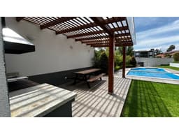 Departamento ALQUILER 2 dormitorios- balcón en CUMBAYÁ