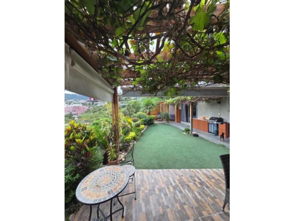 Casa ALQUILER amoblada o vacía e CUMBAYÁ x parque central — foto 1