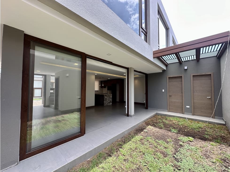 Casa VENTA Cumbayá con piscina A 1 minuto colegio Menor — foto 6