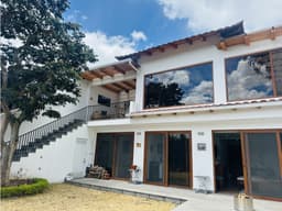Casa VENTA 3 dormitorios Cumbayá sector Tanda x parque
