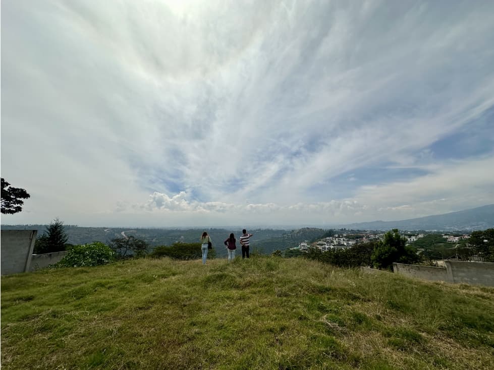 Terreno inclinado VENTA 4.250 m2 San Pedro de Nayón — foto 3