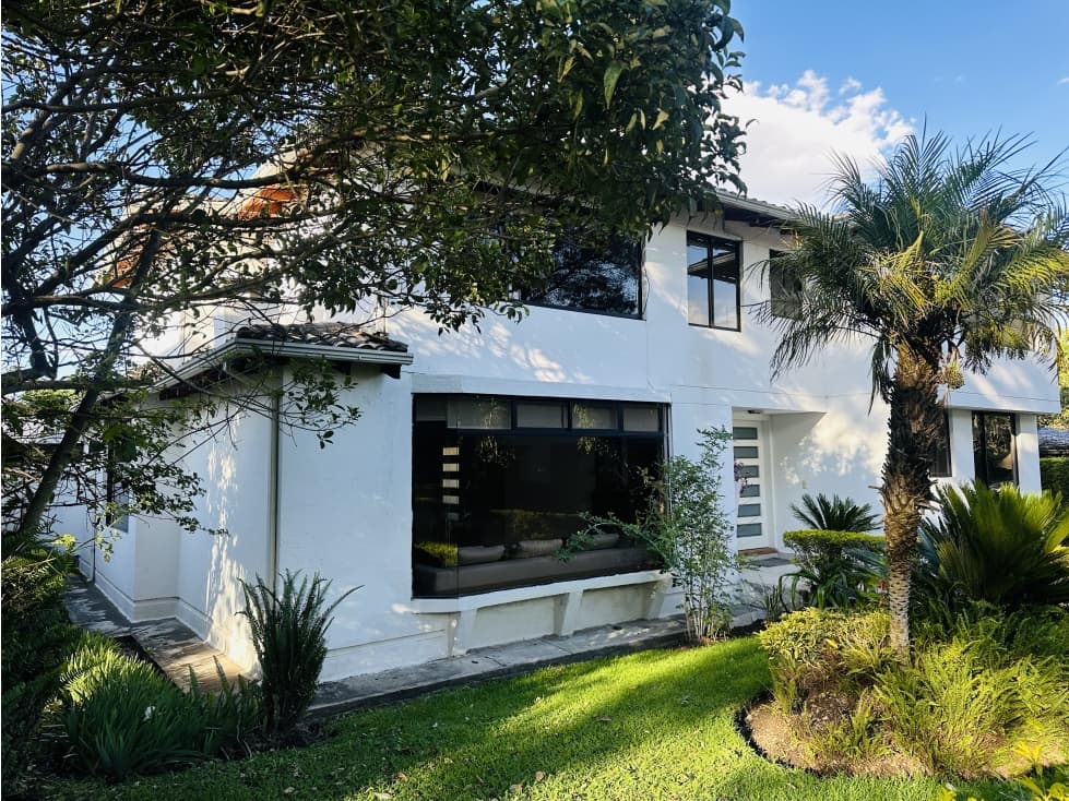 Casa venta CUMBAYÁ 3 dormitorios urbanización privada — foto 2
