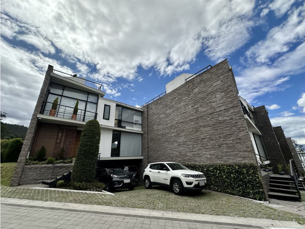 Casa VENTA en Cumbayá 3 dormit conjunto con piscina — foto 2
