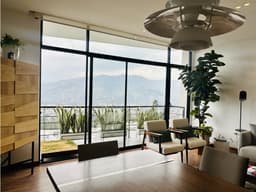 Departamento VENTA 3 dorm 161m2 más 2 garajes CUMBAYÁ