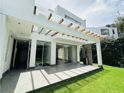 Casa VENTA Cumbayá 3 dormitorios urbaniz privada