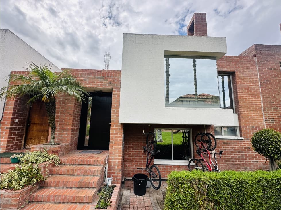 Casa VENTA en Cumbayá junto a USFQ — foto 1