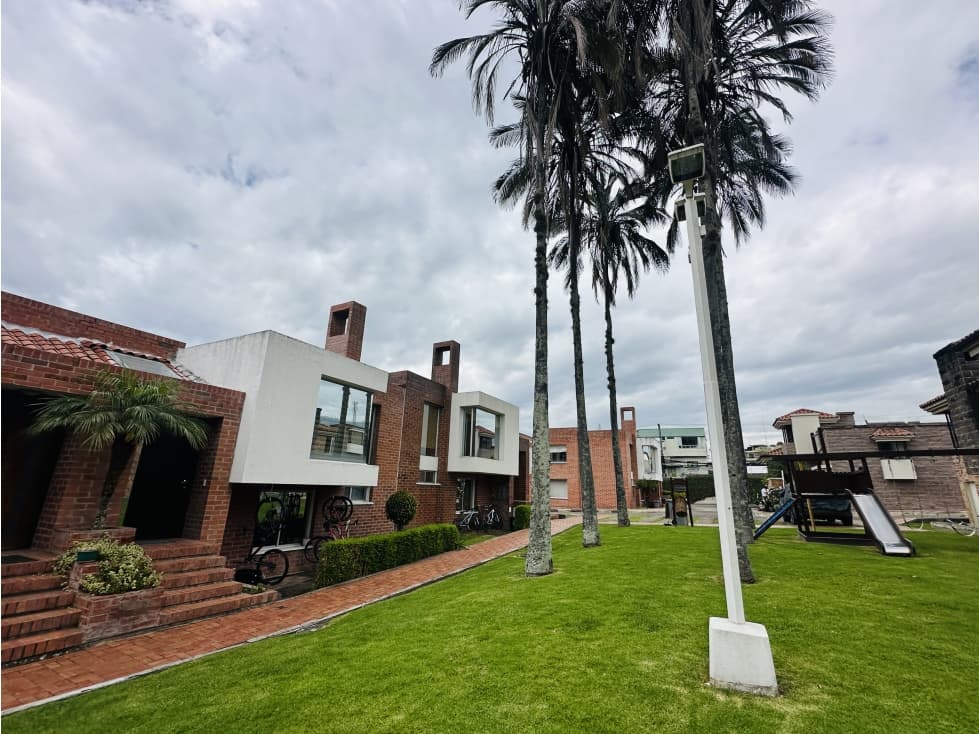 Casa VENTA en Cumbayá junto a USFQ — foto 2