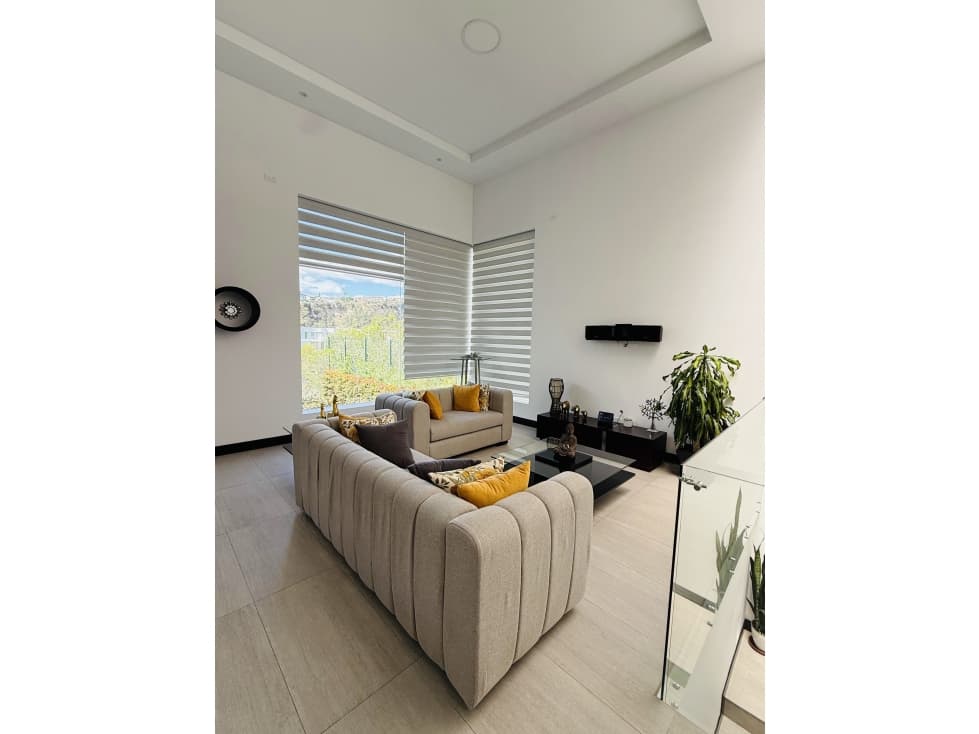 Casa en VENTA 3 dormitorios CUMBAYÁ Algarrobos — foto 3