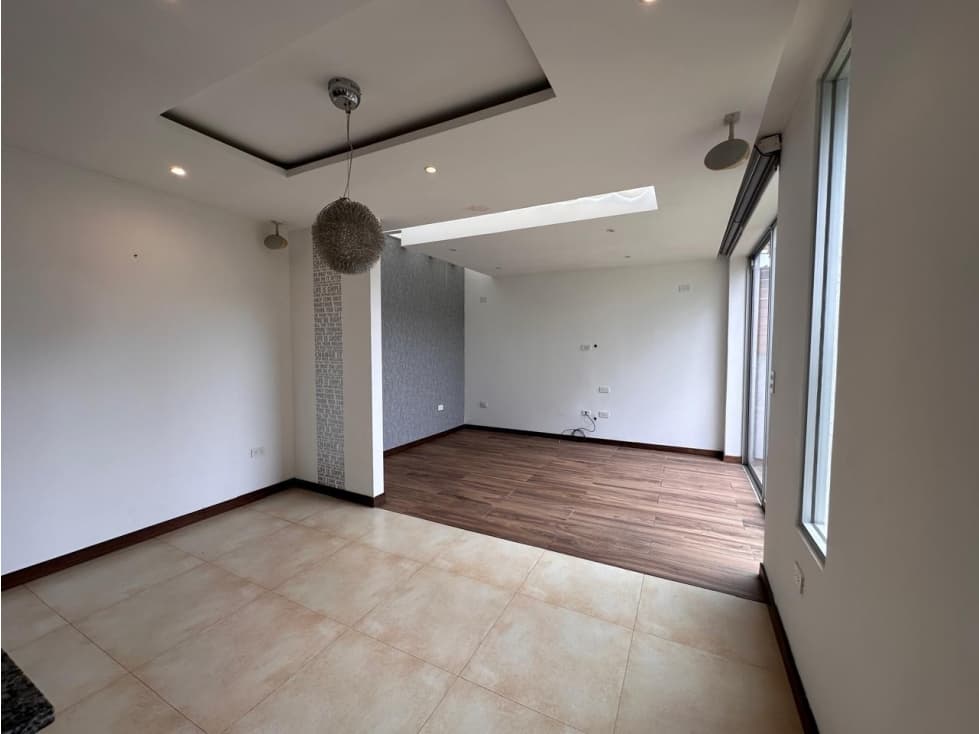 Casa en ALQUILER 3 dormitorios CUMBAYÁ x El Nacional — foto 3