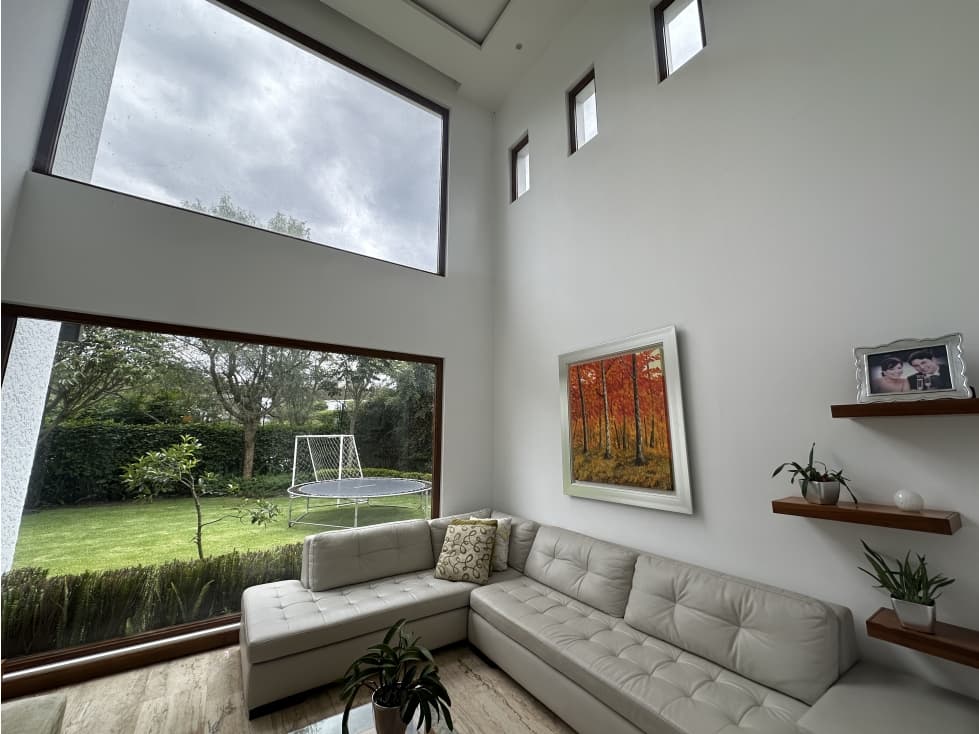 Casa VENTA 3 dormitorios CUMBAYÁ Algarrobos — foto 2