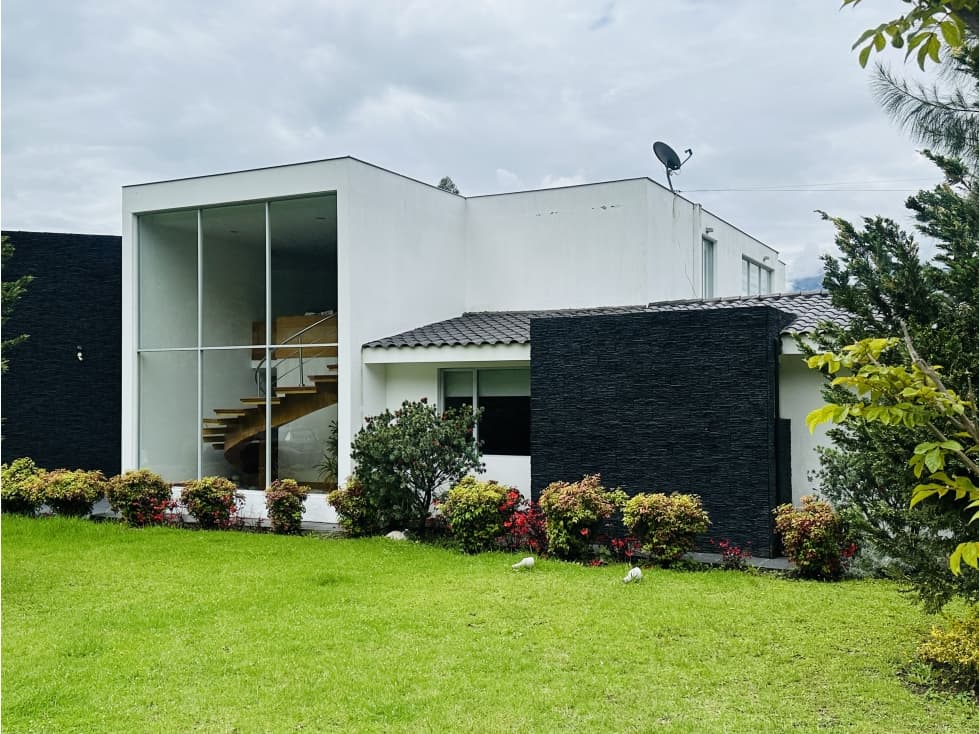 Casa VENTA IBARRA 3 dormit más suite mejor sitio residencial — foto 2
