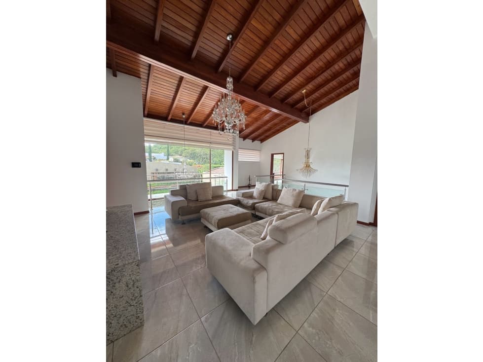 Casa ALQUILER 4 dormitorios Cumbayá La Viña — foto 4