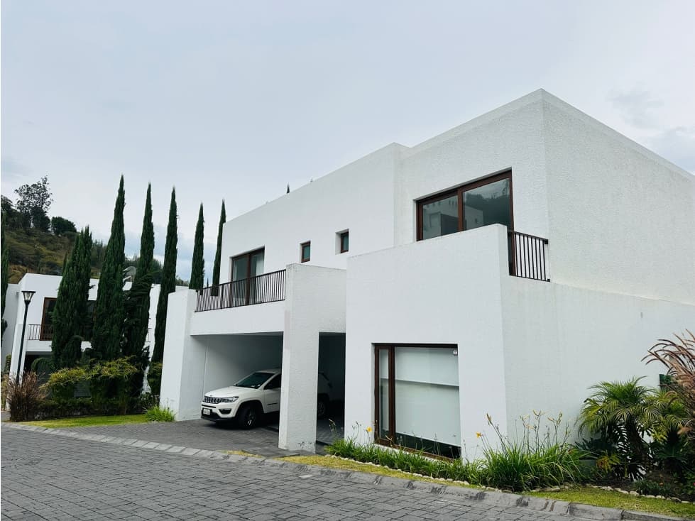 Casa en VENTA 4 dormitorios con piscina en Cumbayá Algarrobos — foto 3