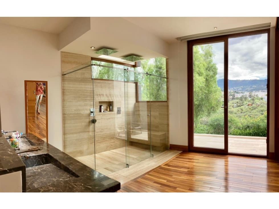 Casa VENTA de LUJO 3 dormitorios CUMBAYÁ — foto 4