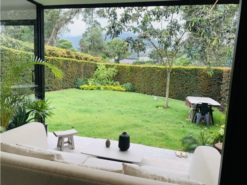 Casa VENTA 3 dormitorios TUMBACO sector Juan Azcaray — foto 4