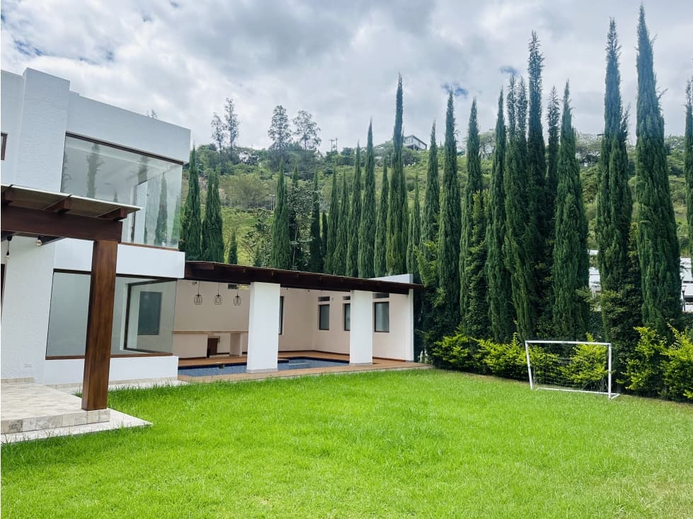 Casa VENTA 4 dormitorios con piscina CUMBAYÁ Algarrobos — foto 6