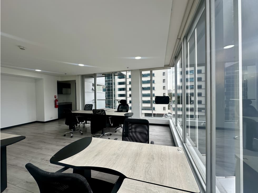 OFICINA VENTA Quito 50m2 con balcón plazaArgentina — foto 5
