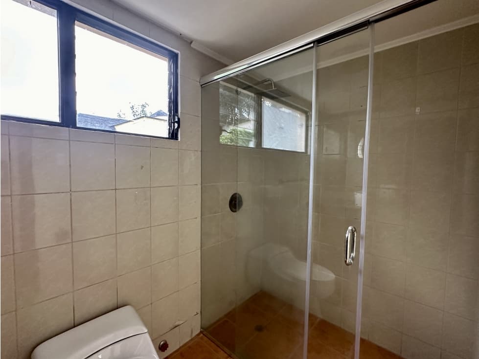 Casa ALQUILER 4 dormitorios Campo Alegre QUITO — foto 4