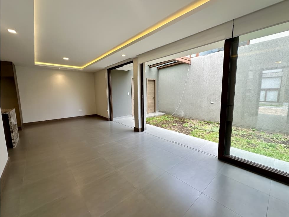 Casa VENTA Cumbayá con piscina A 1 minuto colegio Menor — foto 6