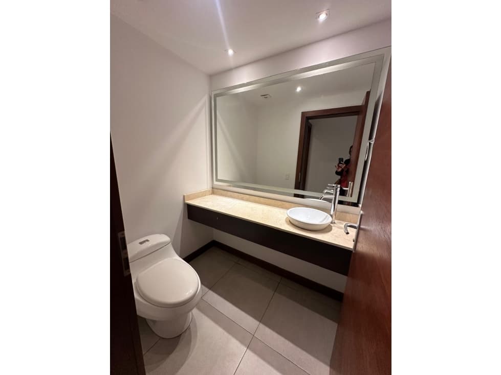 Departamento VENTA 2dormit PB conjardín Cumbayá — foto 6