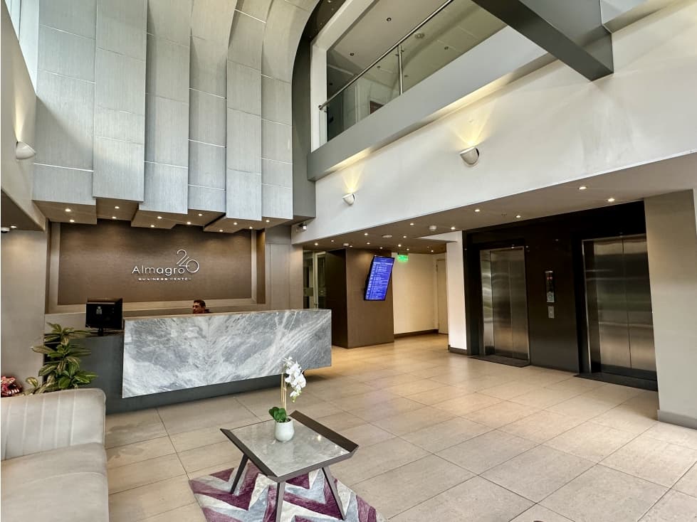 OFICINA VENTA Quito 50m2 con balcón plazaArgentina — foto 6