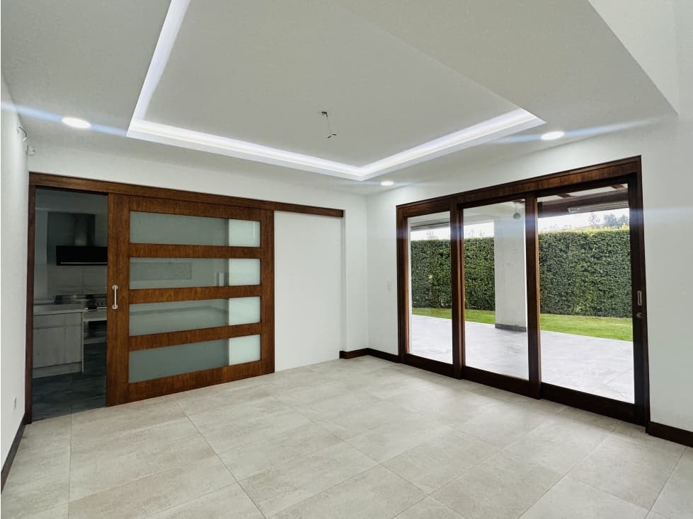 Casa en VENTA 4 dormitorios con piscina en Cumbayá Algarrobos — foto 5