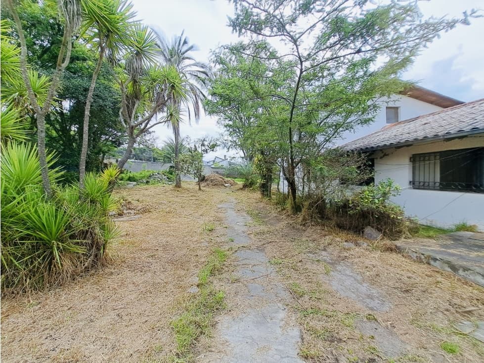 Terreno 3.680 m2 VENTA Cumbayá sector La Viña — foto 6