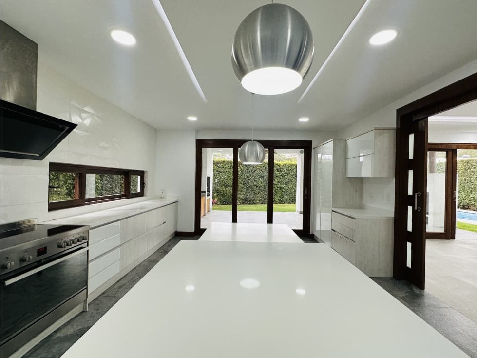 Casa en VENTA 4 dormitorios con piscina en Cumbayá Algarrobos — foto 6