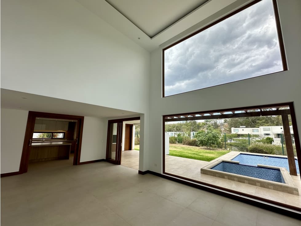 Casa VENTA Cumbayá 4 dormit estudio piscina pérgola — foto 6
