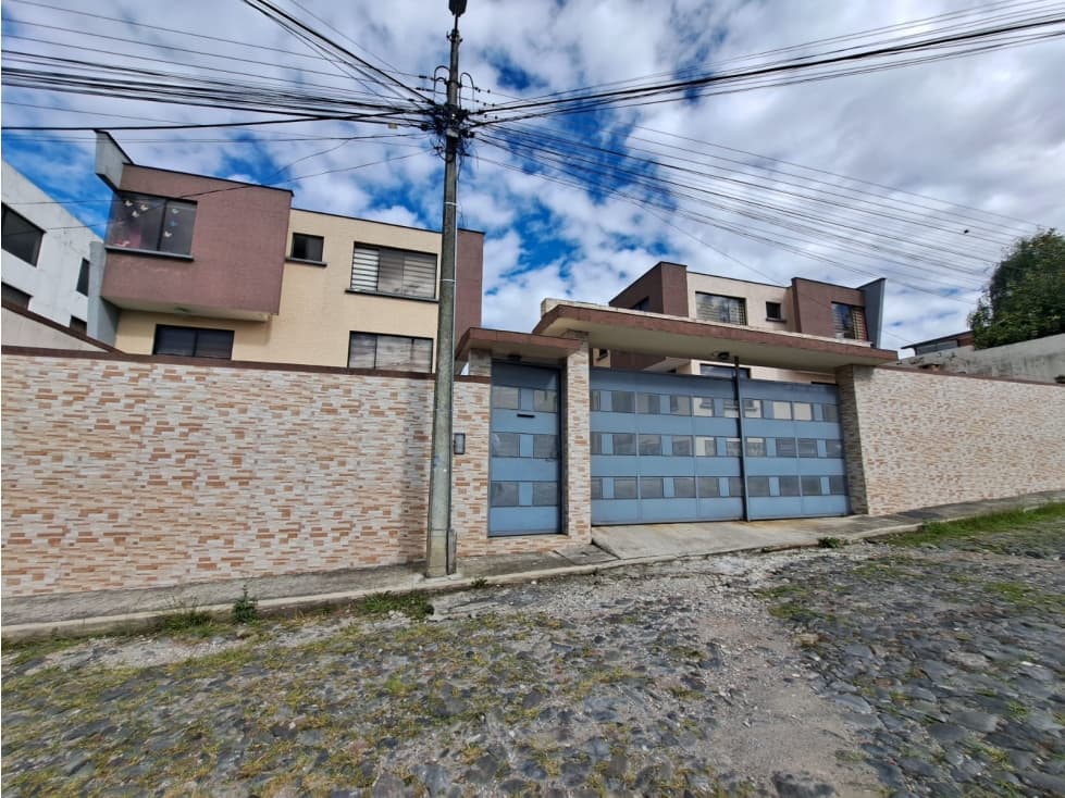Venta de amplia casa en Conocoto de 237m2 / Silper — foto 4