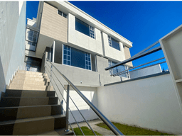 CASA VIP EN VENTA EN URBANIZACION POR LA ESPE DEL VALLE (CB)
