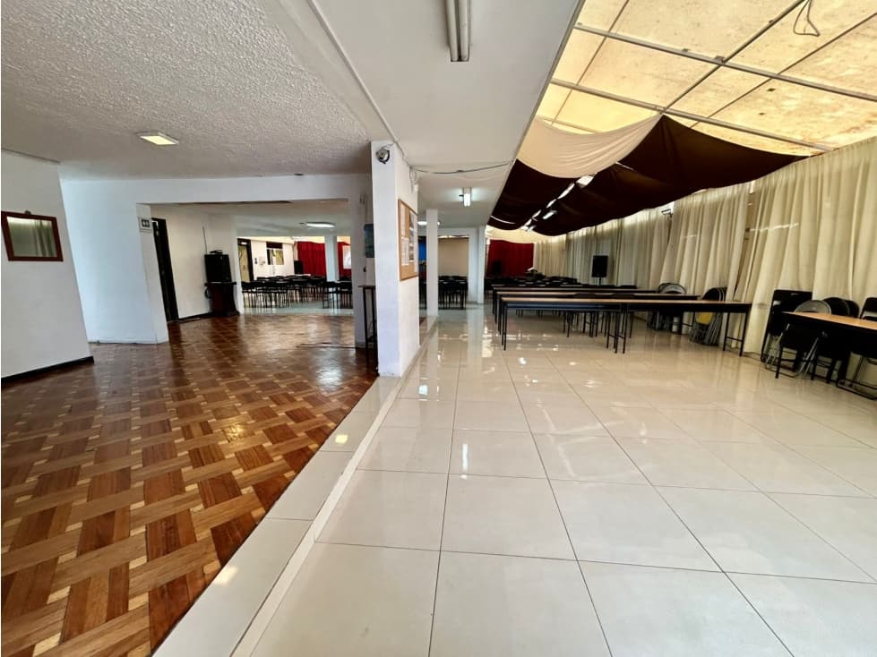 VENDO DE OPORTUNIDAD CASA COMERCIAL ESQUINERA PARQUE BICENTENARIO — foto 3