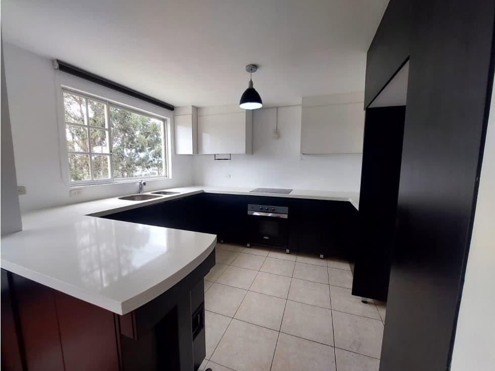 VENDO CASA SECTOR MASTODONTES (Carcelén) BEV — foto 5