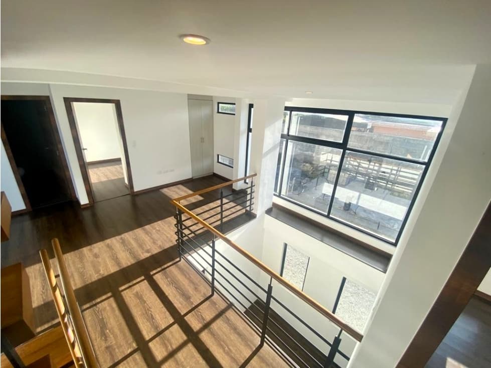 CASAS MODERNAS EN VENTA EN SANGOLQUI SECTOR SAN NICOLAS (CB) — foto 1