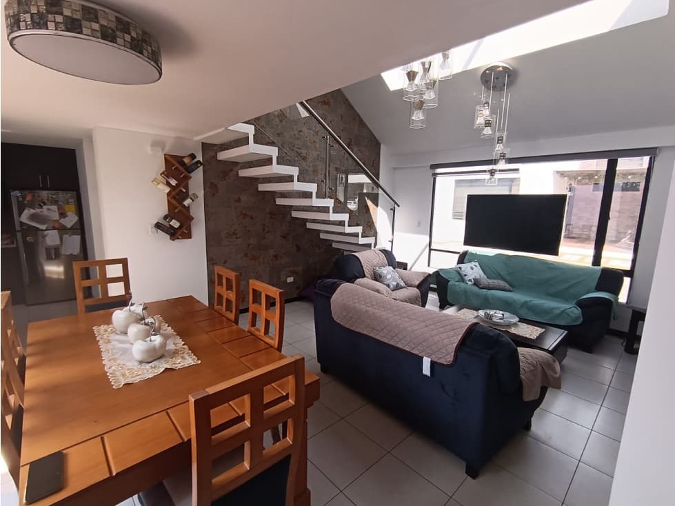CASA EN VENTA EN POMASQUI (YV) — foto 3