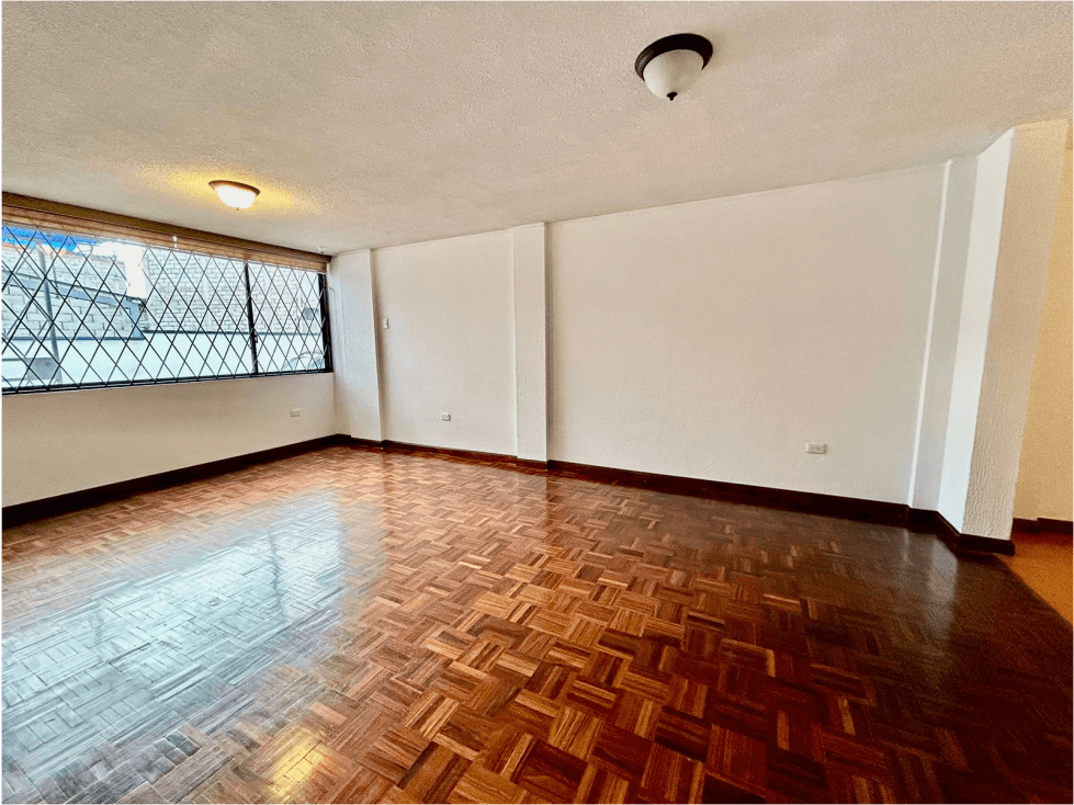 Vendo casa amplia sector estratégico Cotocollao — foto 3