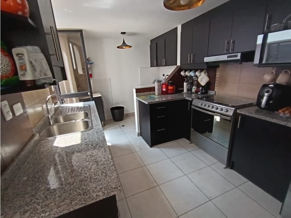 CASA EN VENTA EN POMASQUI (YV) — foto 4