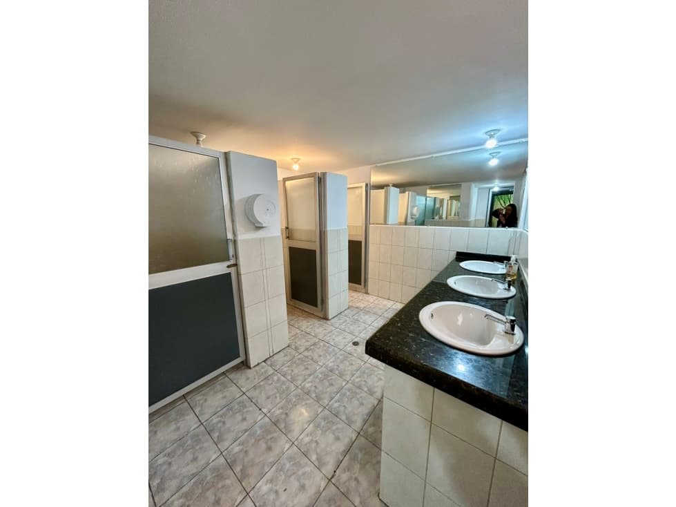 VENDO DE OPORTUNIDAD CASA COMERCIAL ESQUINERA PARQUE BICENTENARIO — foto 5