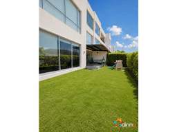 DEPARTAMENTO EN PLANTA BAJA CON JARDIN VENTA CUMBAYA