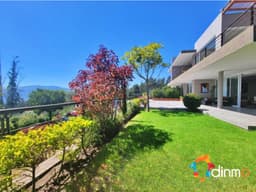Departamento con Jardín en venta (vista panorámica) 3 dorm Cumbayá