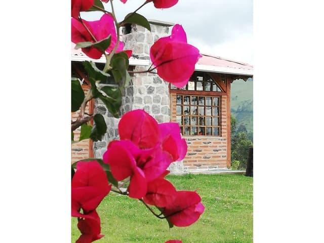 Quinta / Terreno venta Yaruqui con hermosa vista 1 hectárea