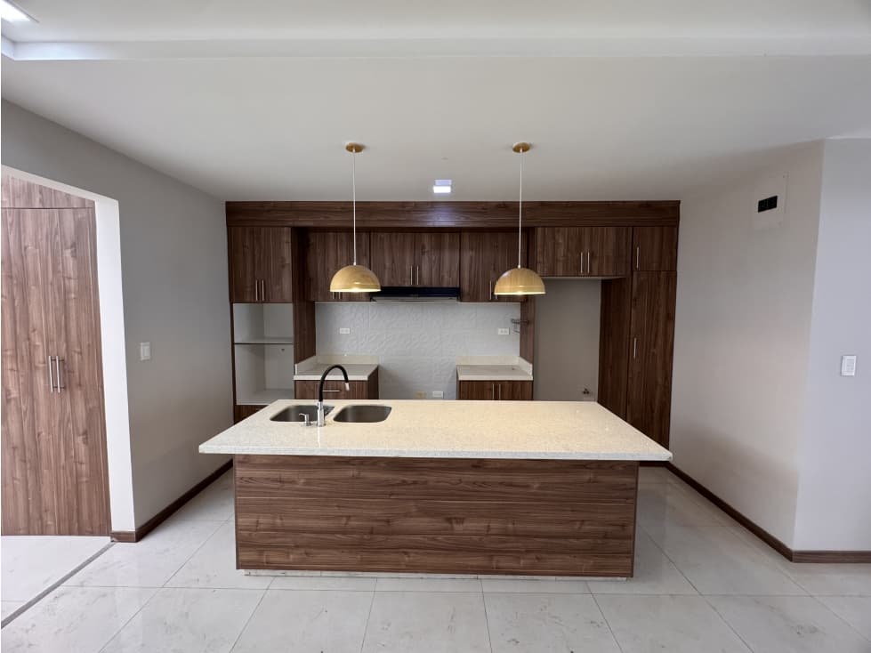#187 Cómoda Casa En Venta, Sector Cdla. Ingenieros Civiles — foto 5