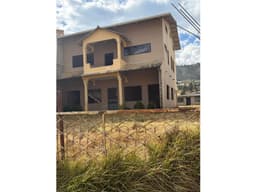 Venta de 2 Casas en Construcción, Cuenca, Tarqui, 1277m²